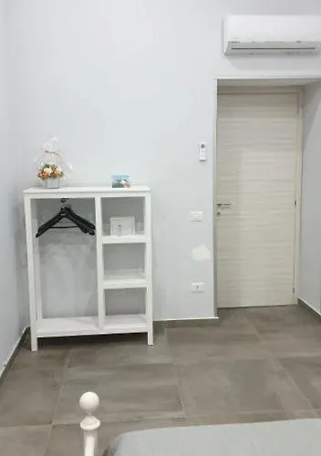 La Partenopea Alojamento de Acomodação e Pequeno-almoço 3*