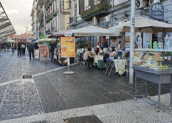 לינה וארוחת בוקר La Citta Partenopea