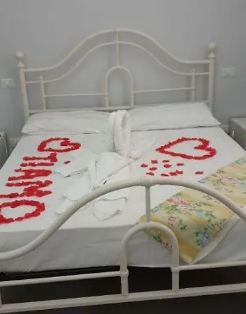 La Citta Partenopea فندق مبيت وإفطار 3*