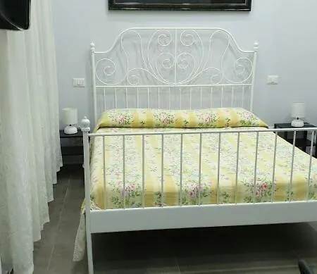 La Citta Partenopea نابولي